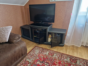 Klaasiga TV-alus (2 foto / 3)