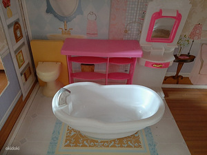 KidKraft puidust neljakorruseline nukumaja (5 foto / 10)