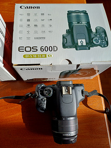 Продается цифровая камера CANON EOS 600 D 18 и объектив CANO (2 фото из 3)