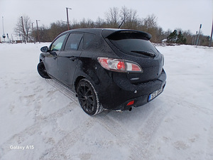 Mazda 3 (5 foto / 5)