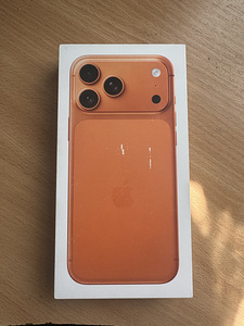 Apple iPhone 17 Pro Max 256GB Cosmic Orange (1 фото из 1)