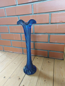 Tarbeklaasi vaas (1 foto / 2)