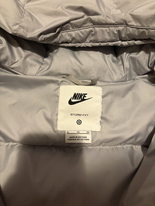Nike зимняя куртка (3 фото из 4)