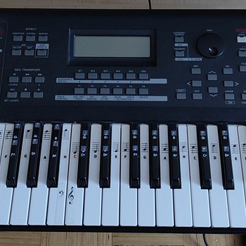 Профессиональный синтезатор YAMAHA MOXF6