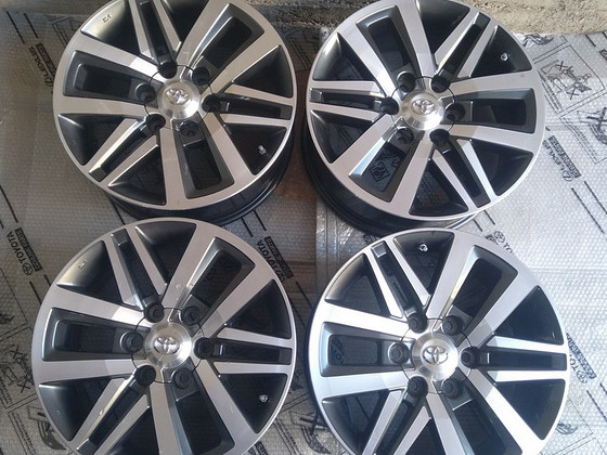 Toyota Hilux Land Cruiser R18 valuveljed