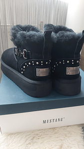 Talvesapad Ugg Mustang nahast 39s (2 foto / 3)