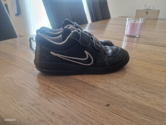 Кроссовки Nike размер 33