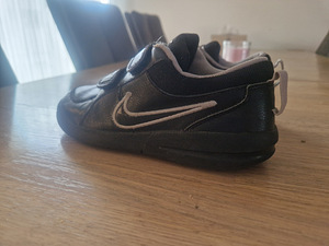 Кроссовки Nike размер 33 (2 фото из 2)