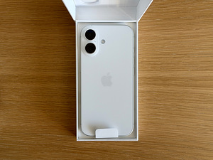 Apple iPhone 17 White 256GB новый, гарантия до 07.2027 (4 фото из 5)