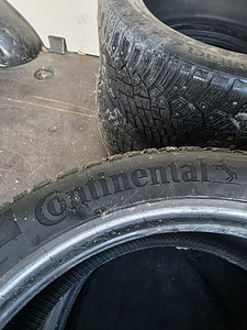 Continental Ice Contact 2 naastrehvid 245/45R19 terve jooks (1 foto / 4)