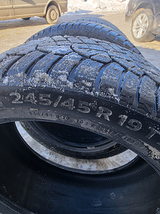 Continental Ice Contact 2 naastrehvid 245/45R19 terve jooks (2 foto / 4)