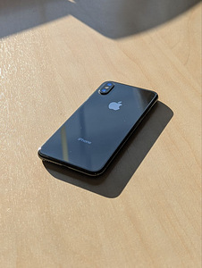 iPhone x 64 ГБ (2 фото из 5)