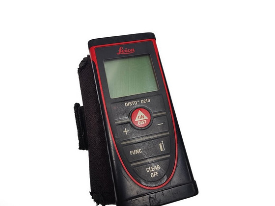 Лазерный дальномер Leica Disto D210 + Сумка