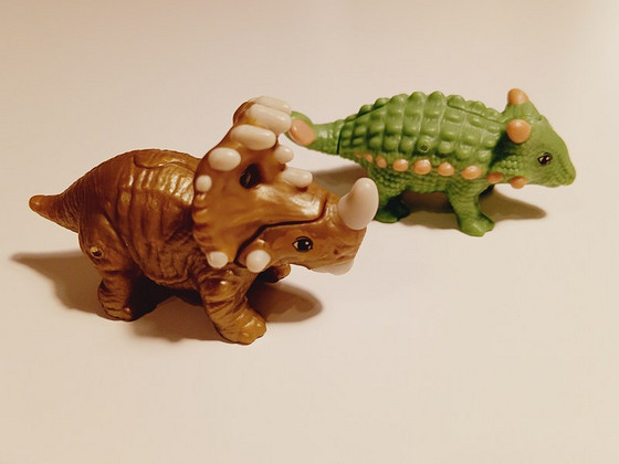 Kinder Surprise NATOONS серия, пара фигурок.
