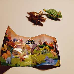 Kinder Surprise NATOONS seeria, paar figuuri. (4 foto / 5)