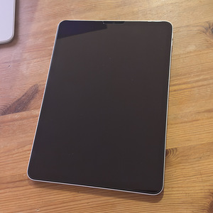 Apple iPad Pro 11″ (4th gen, 2022, M2) 256GB Wi-Fi Silver + (1 foto / 8)