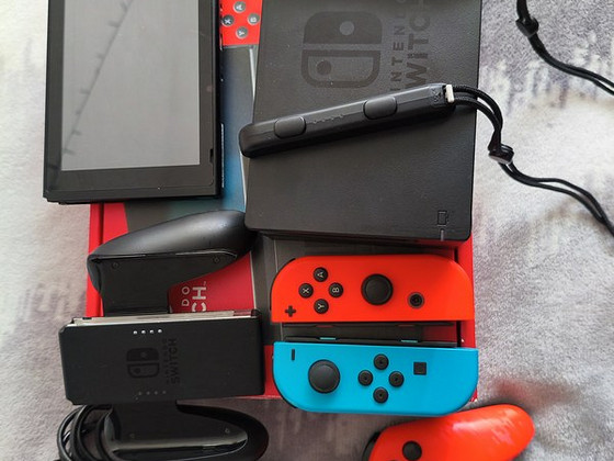 Продам Nintendo Switch 1