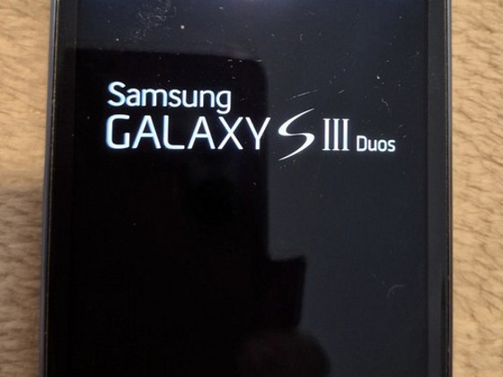 Samsung S3 Duos mobiiltelefon