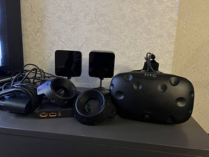 Комплект HTC Vive VR (2 фото из 2)