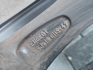 Литые диски Peugeot R18 (6 фото из 6)