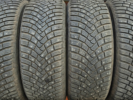R19 Continental 235/55/19 - DOT23 - 100% шипы - 7мм