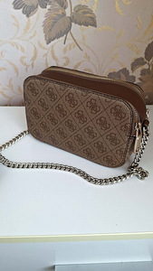 Сумка GUESS (4 фото из 8)