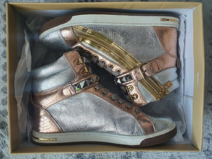 41 Michael Kors Glam Studded Distressed Metallic tossud (3 foto / 4)