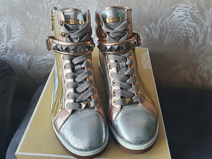 41 Michael Kors Glam Studded Distressed Metallic tossud (4 foto / 4)
