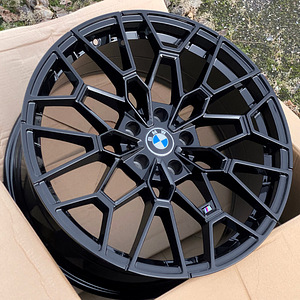 R20 veljed 5x120 BMW Erilaiad - uued replica (1 foto / 4)