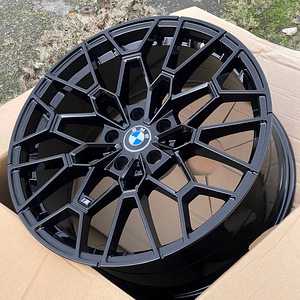R20 veljed 5x120 BMW Erilaiad - uued replica (3 foto / 4)
