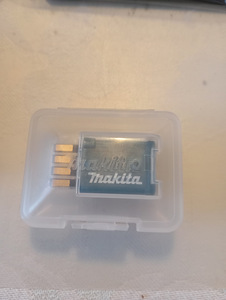 Makita DGA518ZU (3 foto / 3)