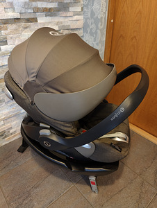 Cybex Cloud Q Platinum + Base Q-Fix Isofix (0–13 kg) / autol (2 foto / 9)