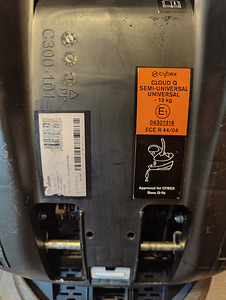 Cybex Cloud Q Platinum + Base Q-Fix Isofix (0–13 kg) / autol (9 foto / 9)
