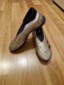 Adidas Predator (1 foto / 3)