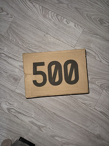 Yeezy 500 Adidas (1 foto / 4)