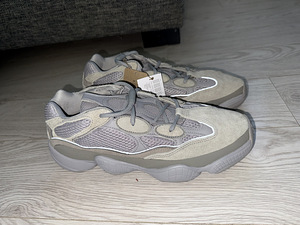 Yeezy 500 Adidas (4 foto / 4)
