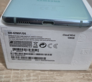 Samsung S20 FE (3 фото из 8)