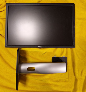 DELL 24" UltraSharp U2412M (1 фото из 3)