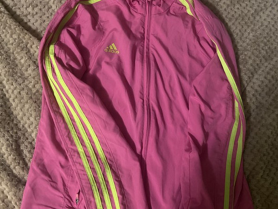 Adidas tuulejope