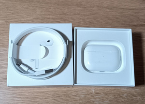 Продаю Apple AirPods Pro 2 (Lightning) (2 фото из 5)