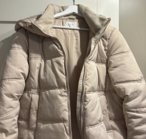 Светлая куртка Reserved (3 фото из 3)