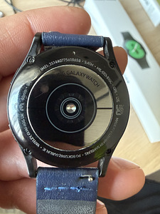 Samsung Galaxy watch4 (5 фото из 6)