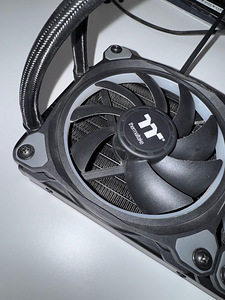 Thermaltake Floe Riing 240mm CPU vesijahutus (2 foto / 3)