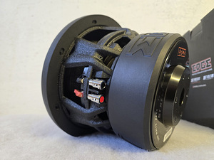 EDGE 8″ 1400W и моноблок, пульт, новый (6 фото из 10)