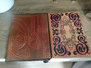 Обложка для книги (2 фото из 2)