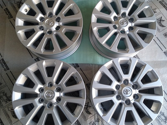 Toyota Land Cruiser Hilux 4-Runner R18 valuveljed
