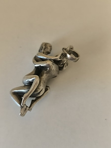 Серебряная подвеска (2 фото из 4)