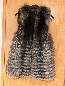 Mustarebase vest (1 foto / 4)