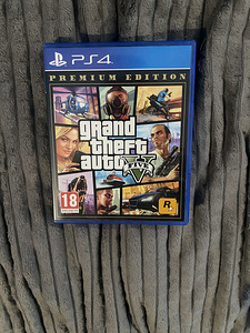 Game PS4 (2 foto / 5)