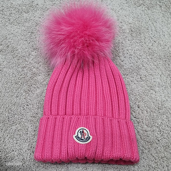Шапка для девочки MONCLER